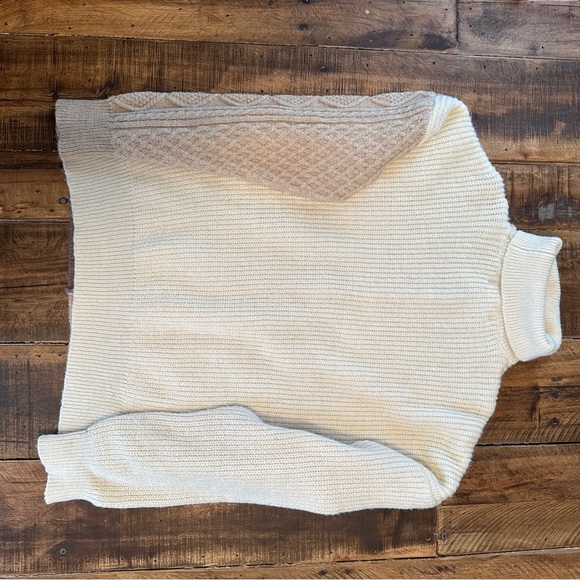 Colorblock Sweater - Picture 3 of 3